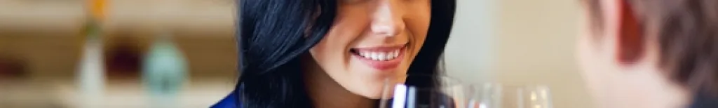 Flirtsignale der Frau: Will sie Spaß oder etwas Ernstes?